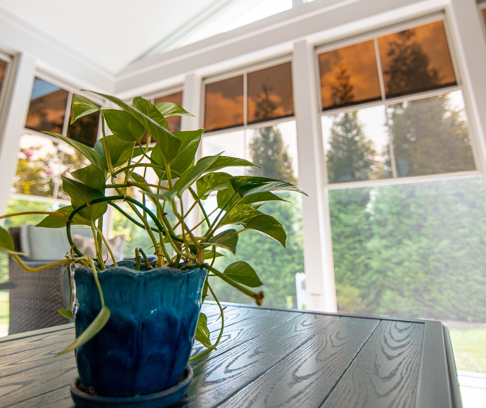 Decorating a three-season sunroom